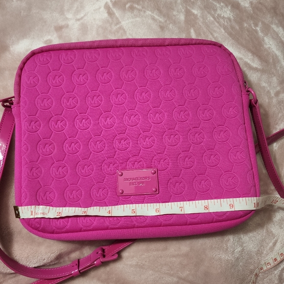 MK Pink tablet/ipad/laptop bag - Picture 7 of 11
